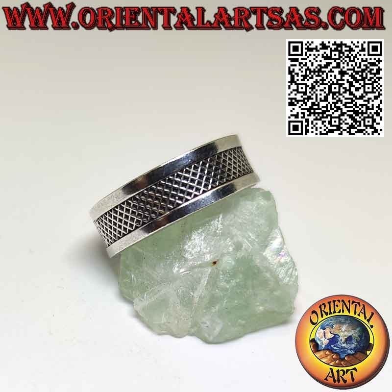 Wide band silver ring with central cross net engravings
