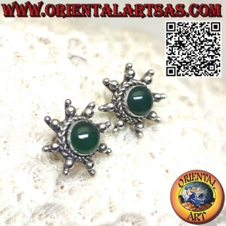 Sun lobe silver earrings with rays with central green agate