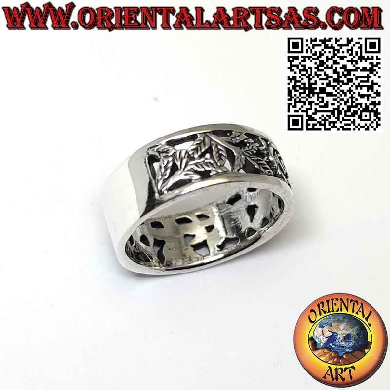 Anello in argento a fascia traforata ed incisa di foglie con rose