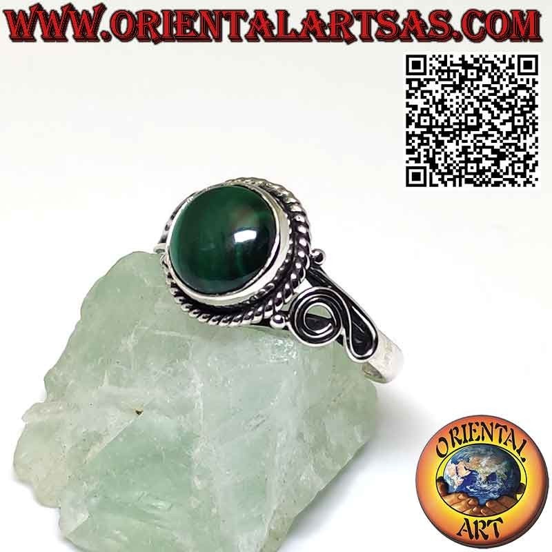 Bague en argent avec malachite naturelle ronde et spirale sur les côtés