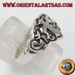 anillo de plata para el dedo meñique con la cruz