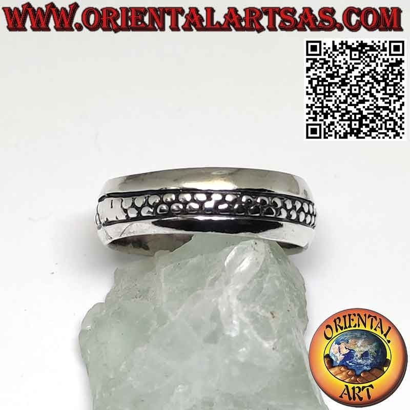Silver band ring with 2 rows of central dots and rounded border