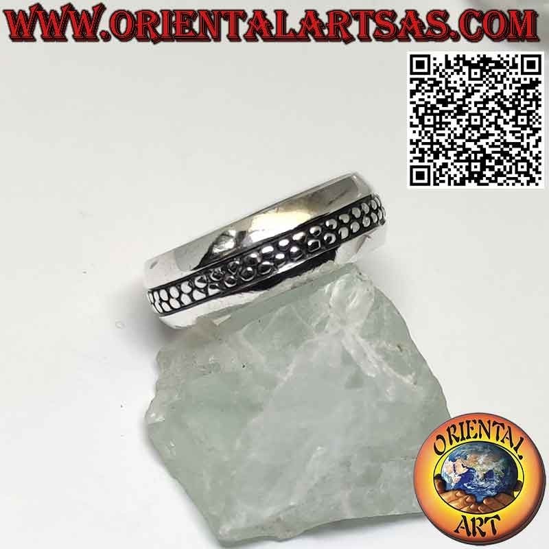 Anillo de banda de plata con 2 filas de puntos centrales y borde redondeado