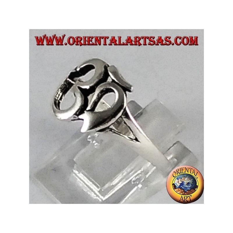 Bague en argent avec symbole sacré hindou