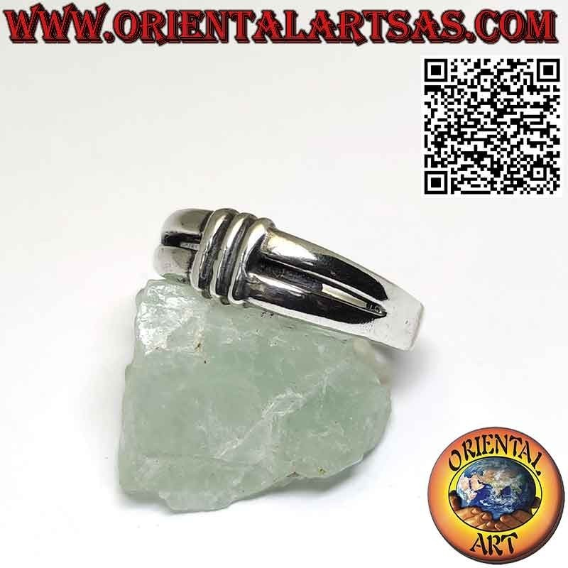 Anello in argento a fascia con divisione orizzontale unita da 3 righe