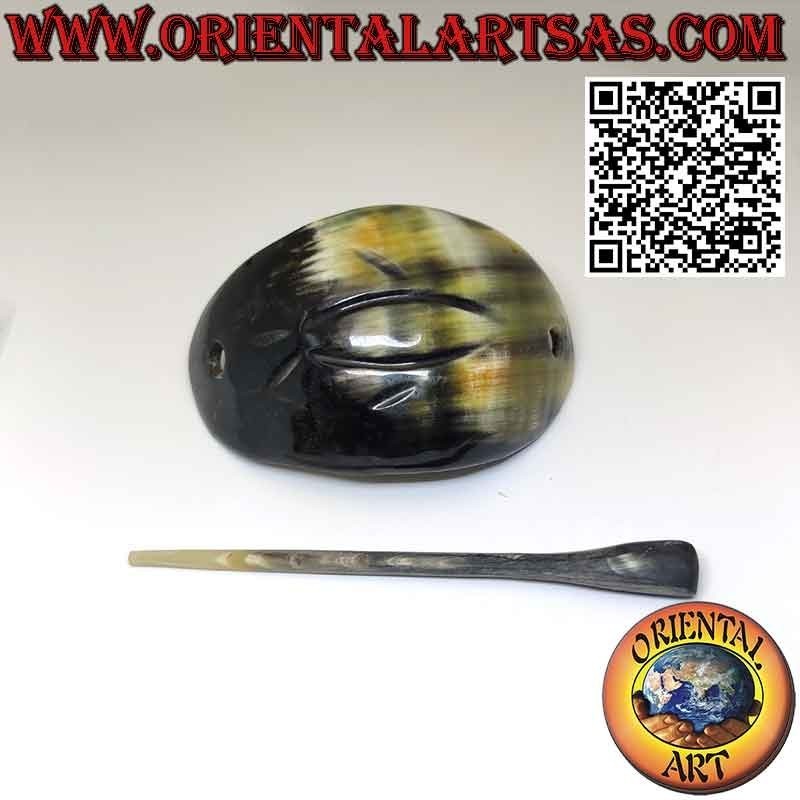 Pinza para el pelo con palo de cuerno de búfalo cóncavo y pez grabado