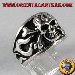 Bague en argent, crâne pirate