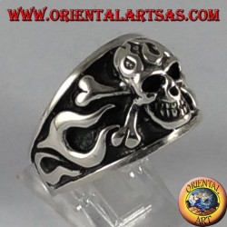 Silver ring, pirate skull