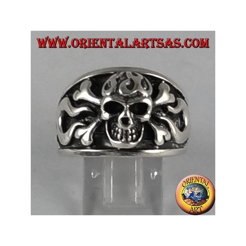 Silver ring, pirate skull