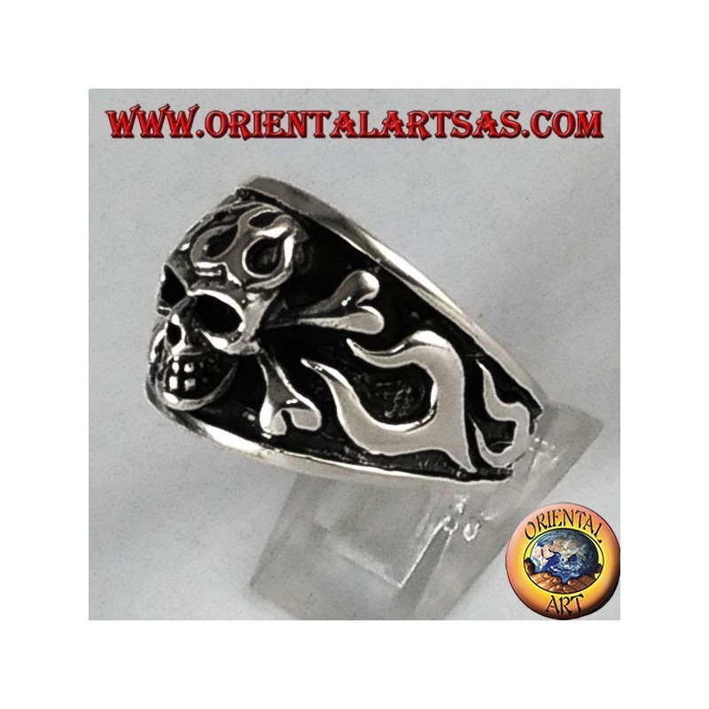 Bague en argent, crâne pirate