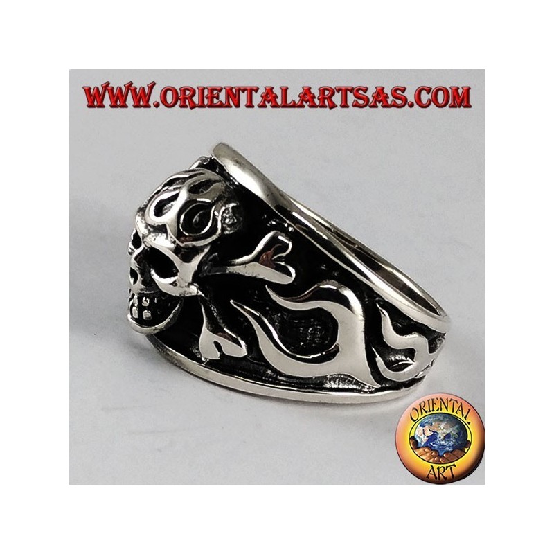 Anello d'argento, teschio pirata