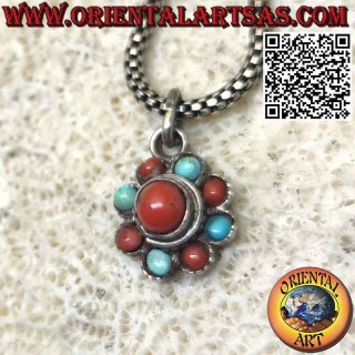 Pendentif fleur en argent avec alternance de turquoise tibétaine et de coraux anciens