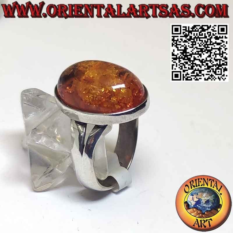 Anello in argento con una bellissima ambra ovale su montatura semplice