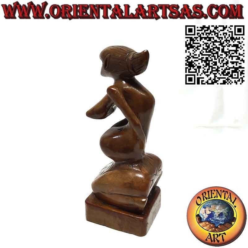 Scultura ancestrale della dea abbondanza in legno di provenienza Papua
