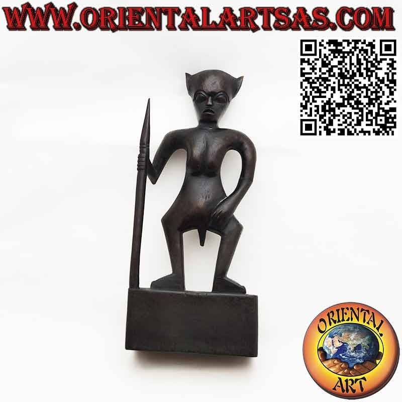 Escultura rara de un guerrero DAYAK con artefacto de lanza Sarawak Borneo