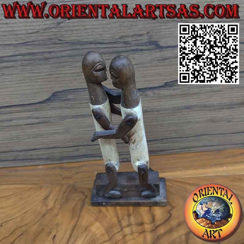 Scultura coppia in amore Dayak Borneo in osso ebano primitiva tribale