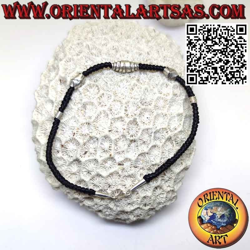 Pulsera de hilo encerado con inserciones tribales (Karen) en plata 999‰