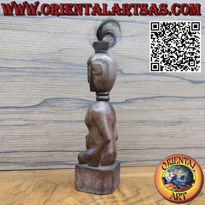 Seltene Ahnenskulptur aus Ebenholz eines unsterblichen Dayak-Vorfahren aus Borneo