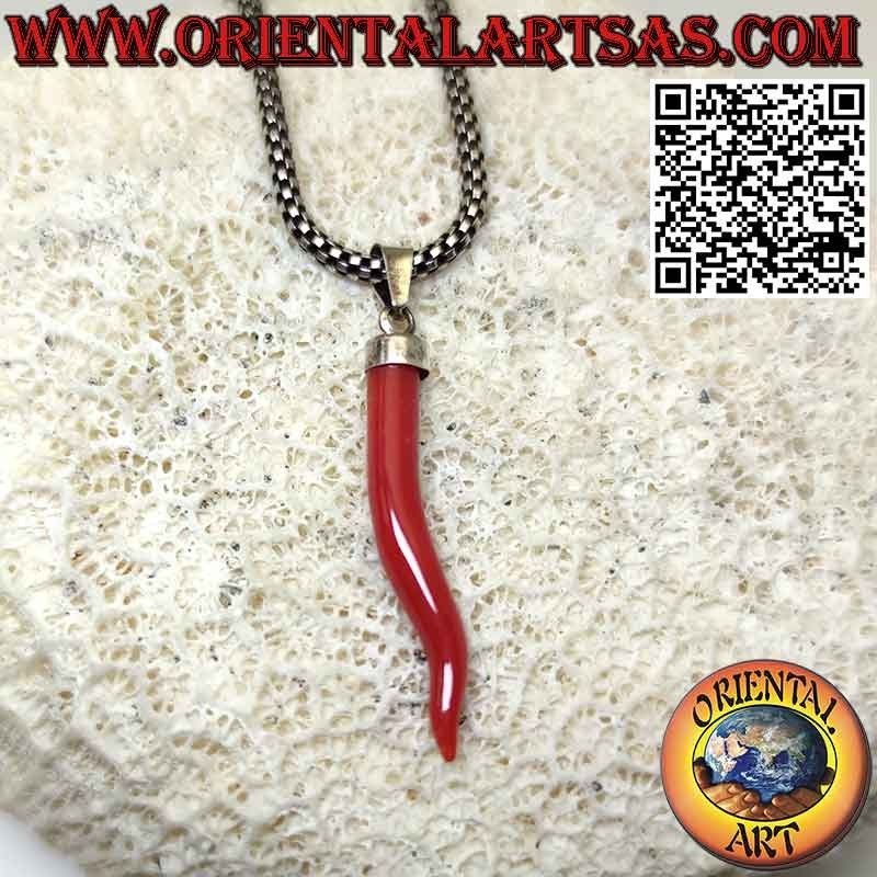 Cornet en corail naturel avec capuchon en argent de bon augure
