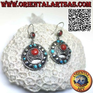 Boucles d'oreilles rondes en argent clous et filigrane avec corail et turquoise