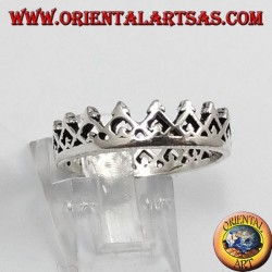 Anillo de plata, una pequeña corona