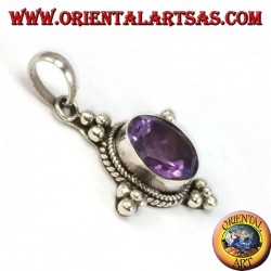 Pendentif en argent avec une belle améthyste ovale naturel