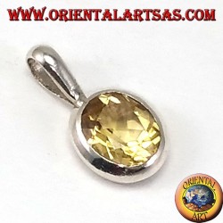 Silver pendant with embedded oval natural topaz