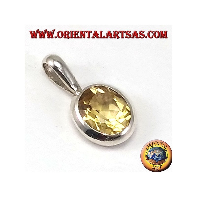 Colgante de plata con topacio oval natural enclavado