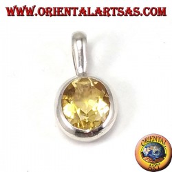 Colgante de plata con topacio oval natural enclavado