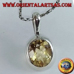 Colgante de plata con topacio oval natural enclavado