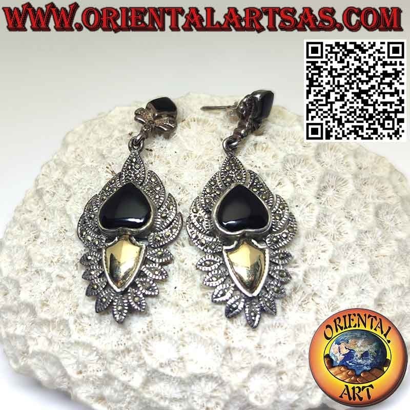Orecchini in argento, con onice a cuore, piastrina in oro e marcassite