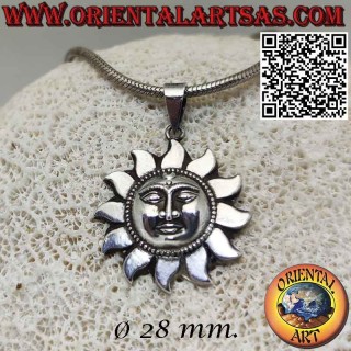 Ciondolo in argento sole e volto sagomato fatto a mano in Nepal 28 mm. Ø
