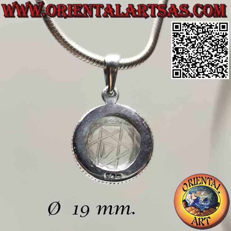 Ciondolo in argento con Sri Yantra inciso su cristallo di rocca da 19 mm.Ø