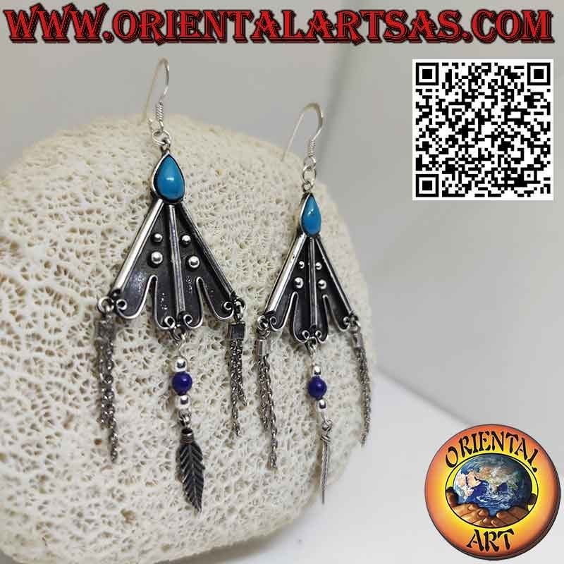 Pendientes triangulares de plata con colgantes de turquesas y plumas