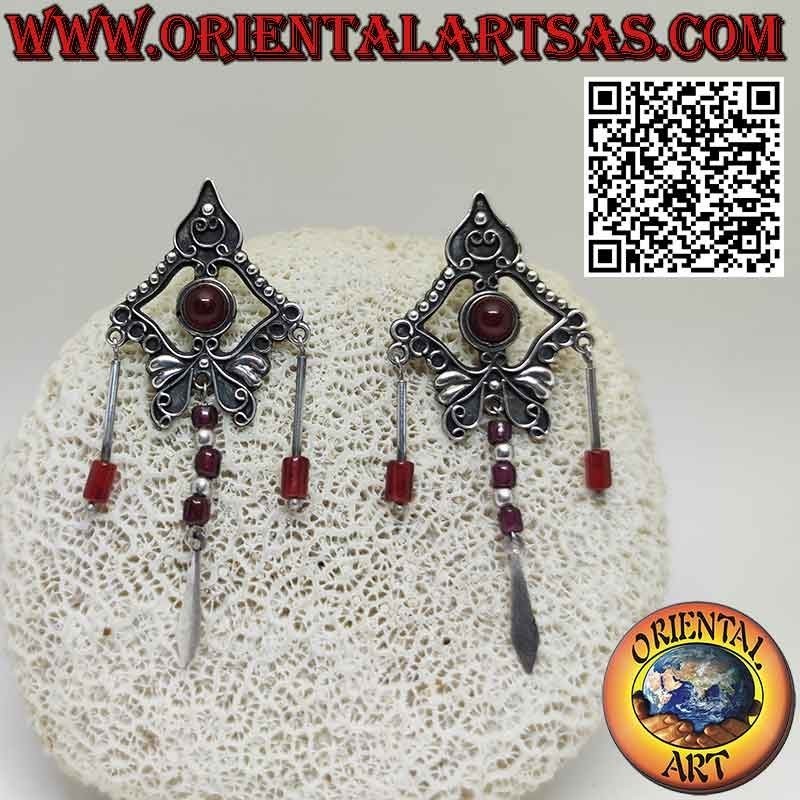 Boucles d'oreilles en argent avec cornaline ronde et trois longs pendentifs