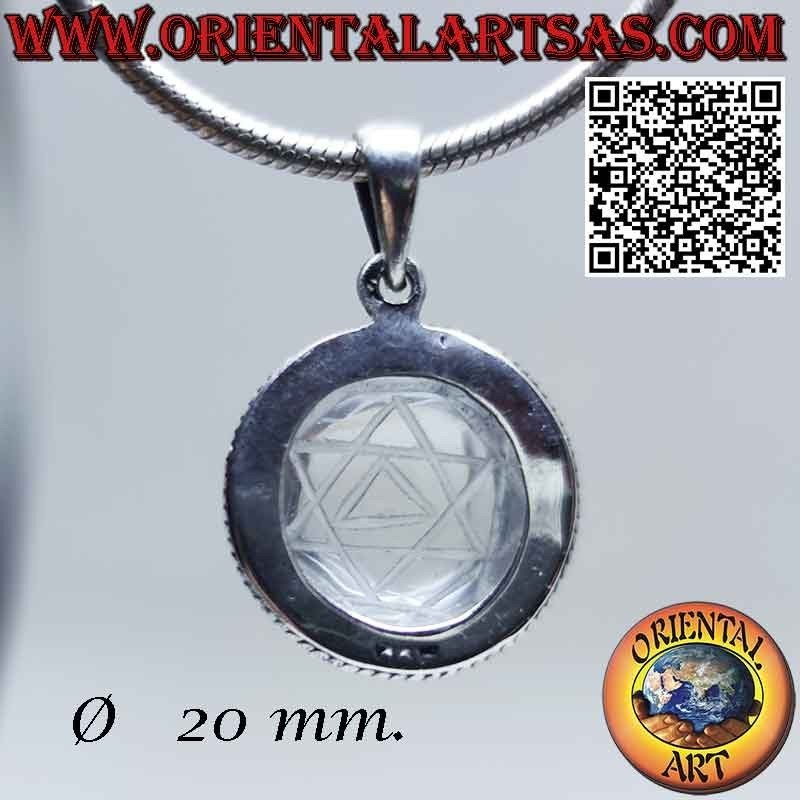 Ciondolo in argento con Sri Yantra inciso su cristallo di rocca da 20 mm.Ø