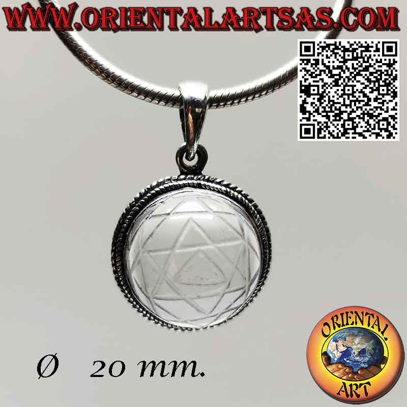 Colgante de plata con Sri Yantra grabado sobre cristal de roca de 20 mm Ø