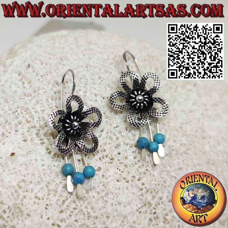 Pendientes flor de plata con tres colgantes completos de esferas turquesas