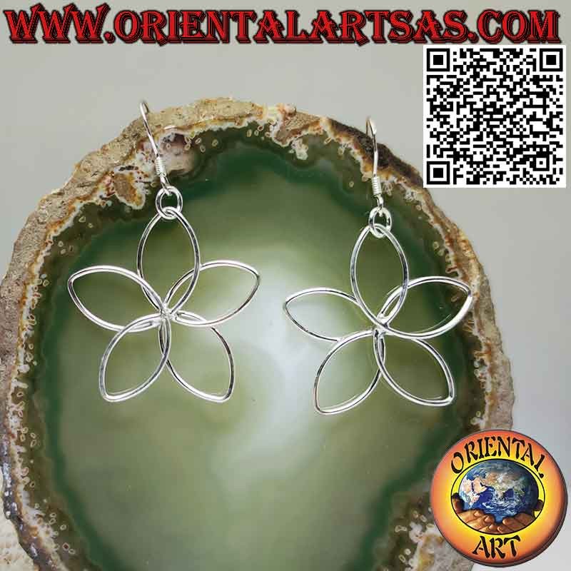 Daisy-shaped earrings made with 925‰ silver wire