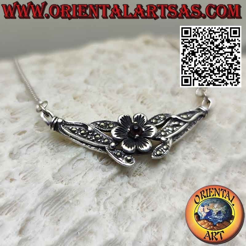 Collar en plata 925 con una rosa con granate en el centro y marcasita