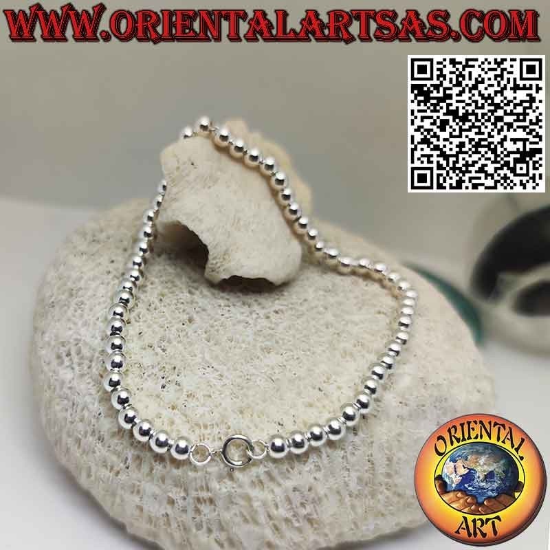 Armband aus 925 ‰ Silber mit 4 mm großen Kugeln. an einer Kette aufgereiht