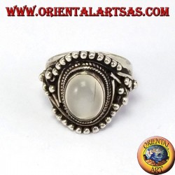 Silberring mit ovalem Mondstein (adularia) mit asymmetrischen Dekorationen Kugeln