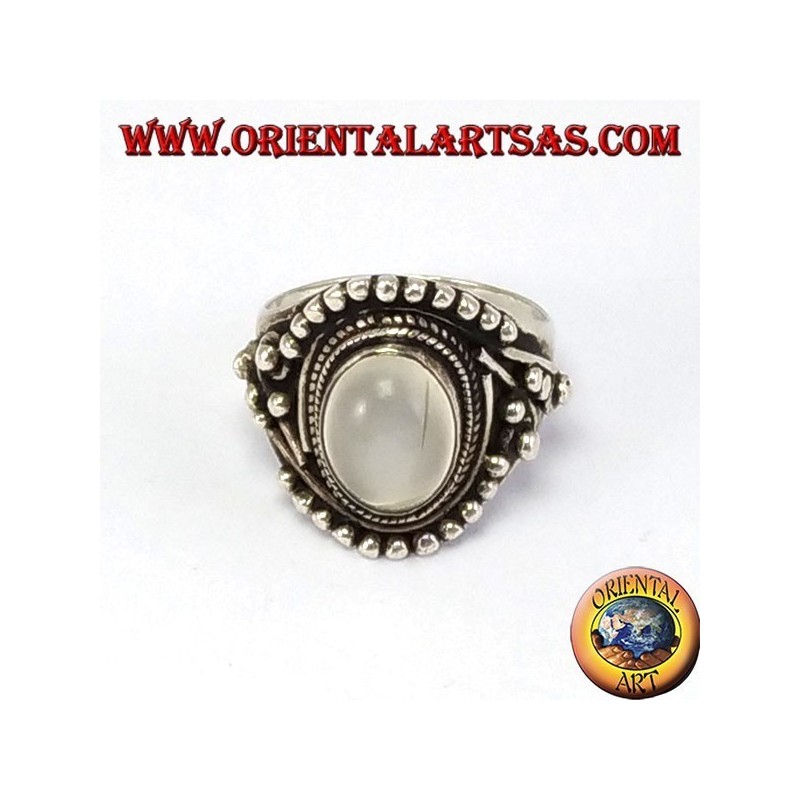 Anello d'argento con Pietra di luna (adularia) ovale con decorazioni asimmetriche a palline 