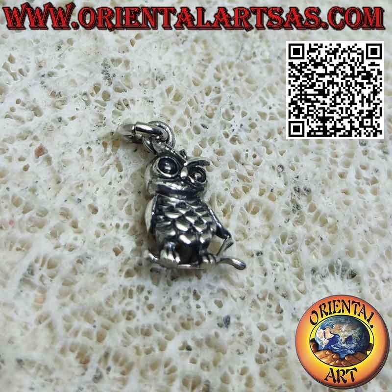 Silver pendant in the shape of a three-dimensional standing owl, small