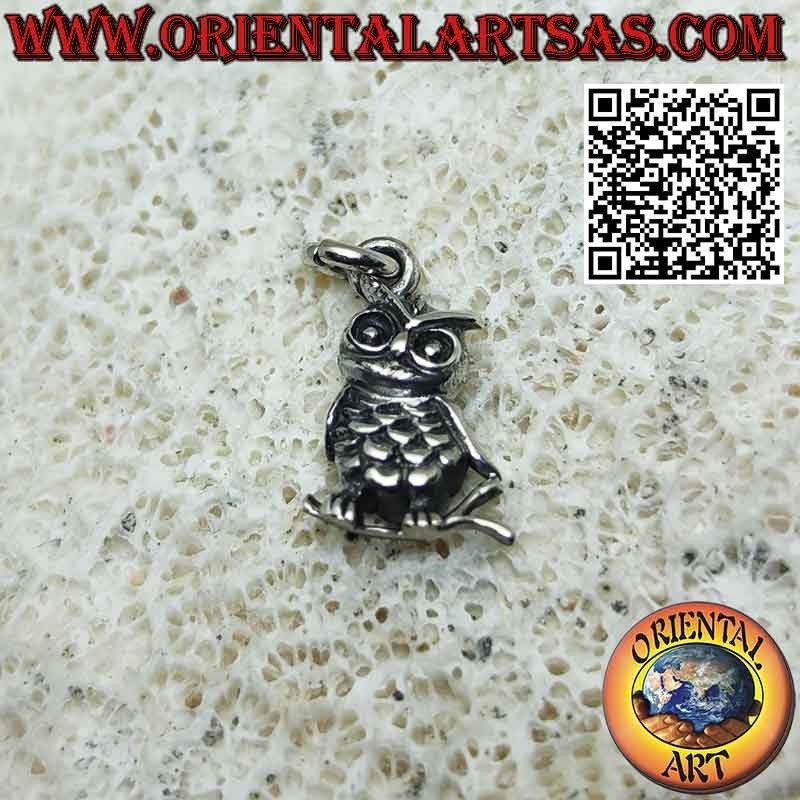Silver pendant in the shape of a three-dimensional standing owl, small