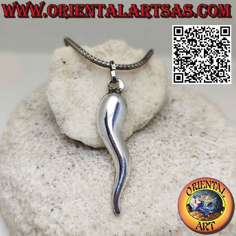 Pendentif en argent avec corne porte-bonheur contre le mauvais œil
