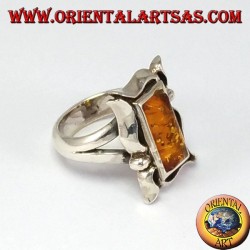 Bague en argent avec un cadre rectangulaire en ambre