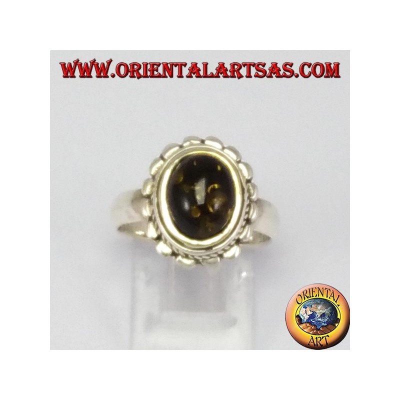 Anello d'argento con Ambra verde ovale 