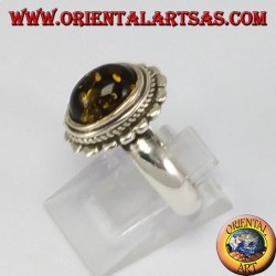 Bague en argent avec Ambra ovale vert