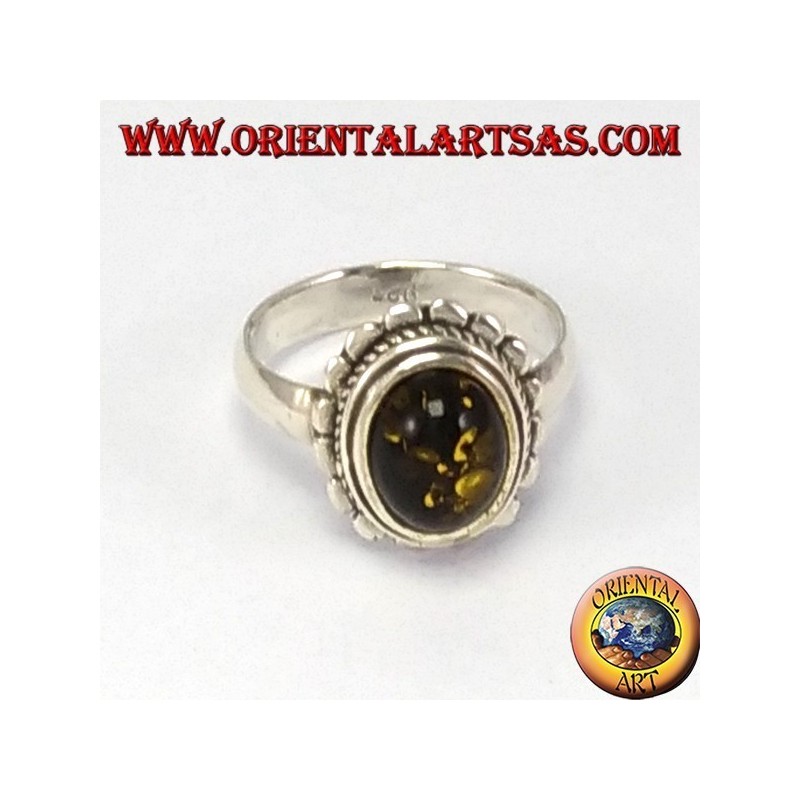 Anello d'argento con Ambra verde ovale